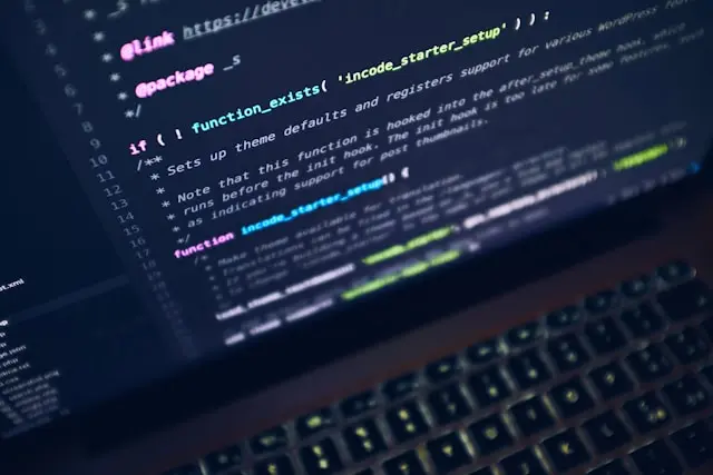 Cod sursă website scris de mână, optimizat pentru viteză PageSpeed 95+ și SEO tehnic